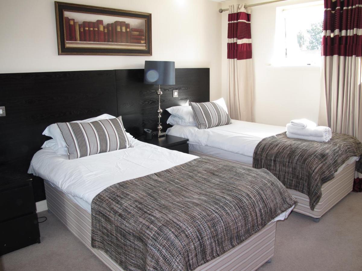 Churchill Two Bedroom Apartments With Free Parking And The Minster View 요크 외부 사진