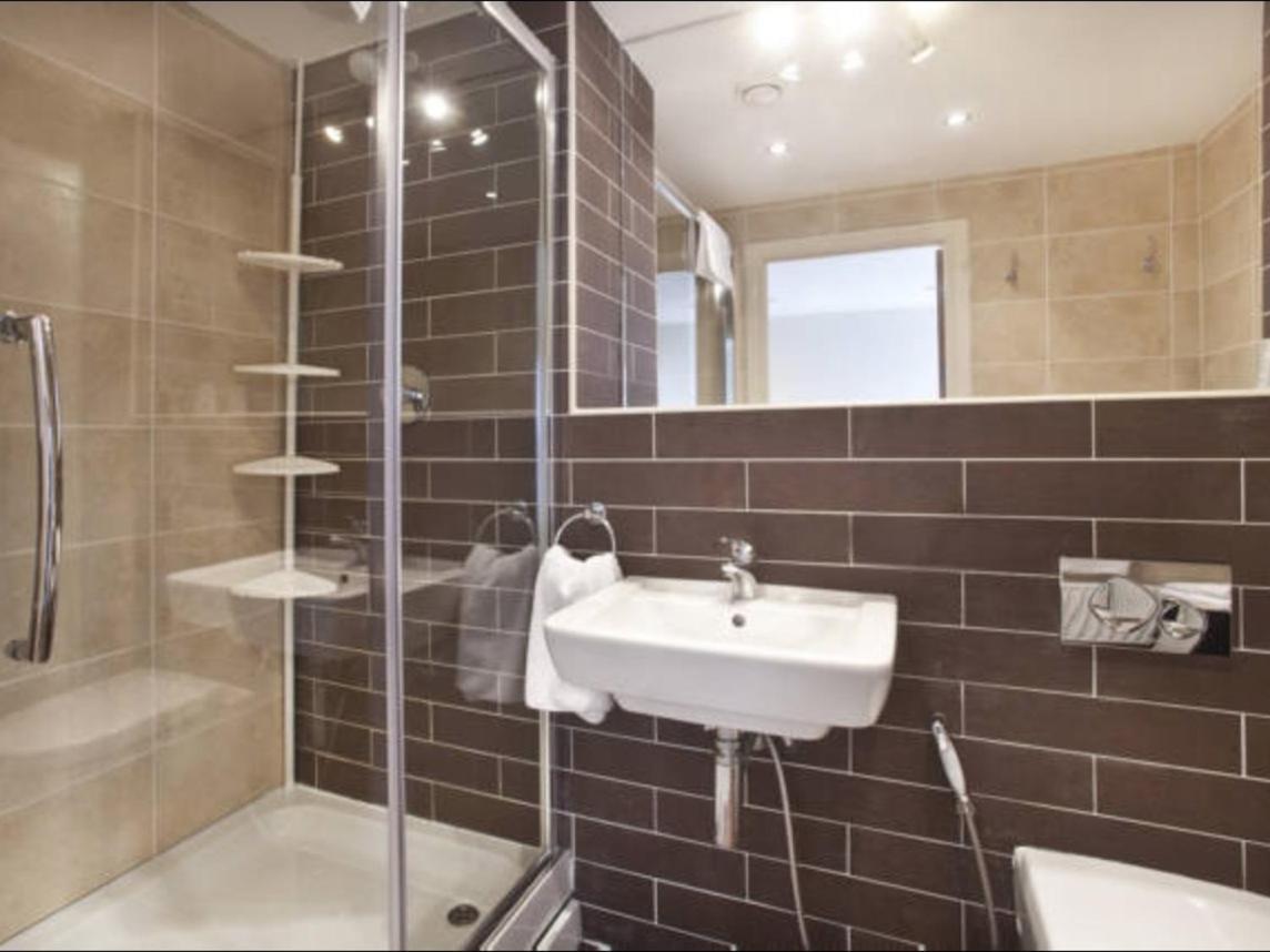 Churchill Two Bedroom Apartments With Free Parking And The Minster View 요크 외부 사진