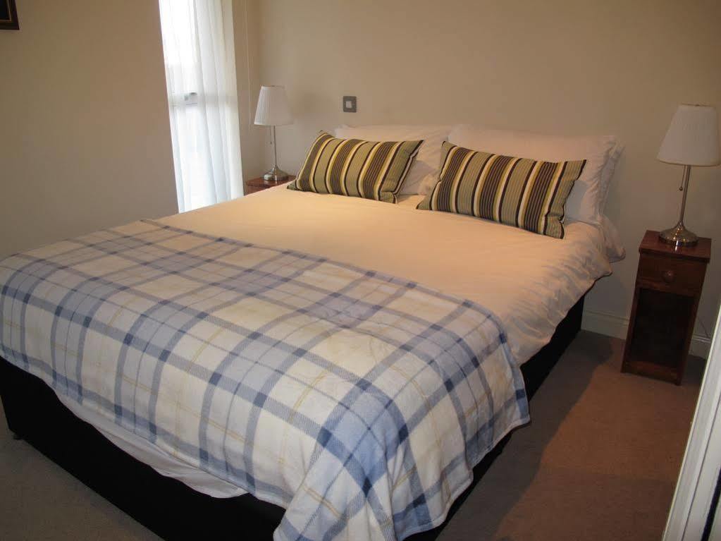 Churchill Two Bedroom Apartments With Free Parking And The Minster View 요크 외부 사진
